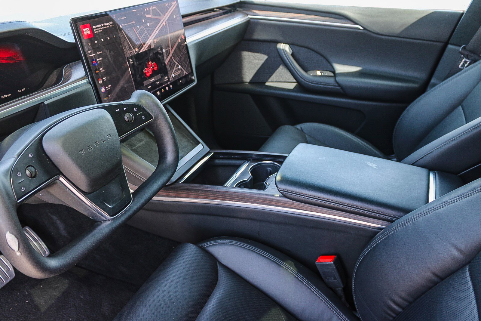 Used 2022 Tesla Model X image 18