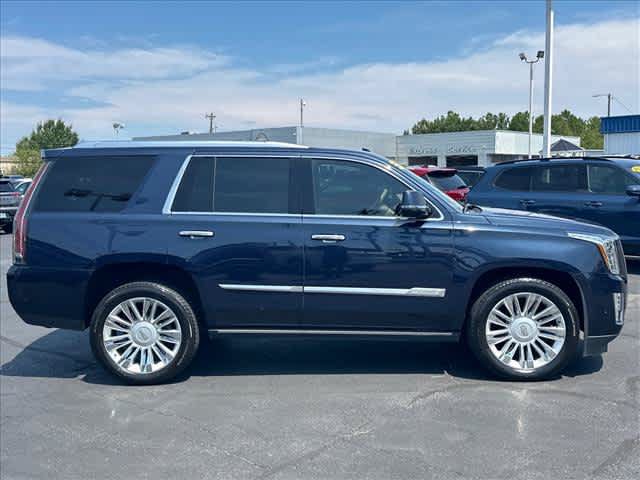 Used 2020 Cadillac Escalade Platinum RWD image 2