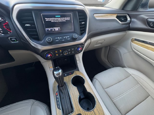 Used 2018 GMC Acadia Denali w/ Technology Package FWD image 3