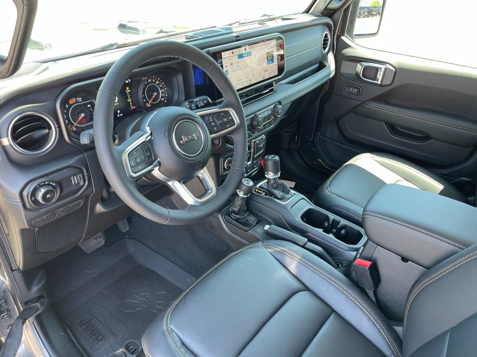 New 2026 Jeep Wrangler Unlimited Sahara AWD/4WD image 10
