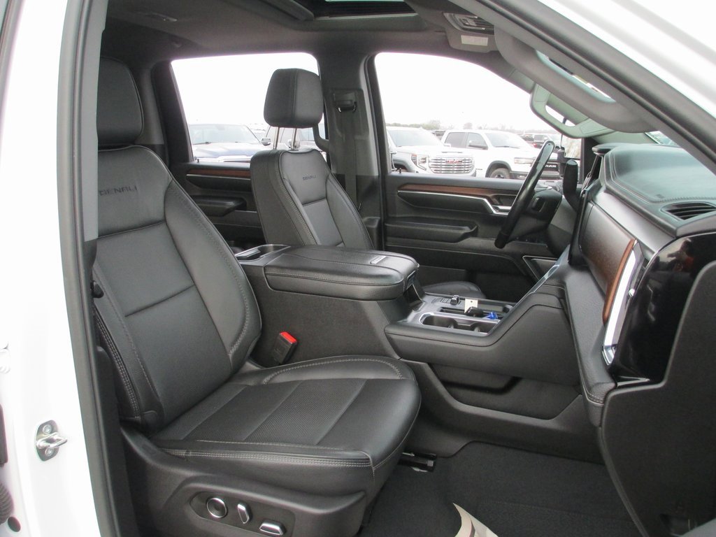 Used 2024 GMC Sierra 3500 Denali w/ Denali Reserve Package image 23