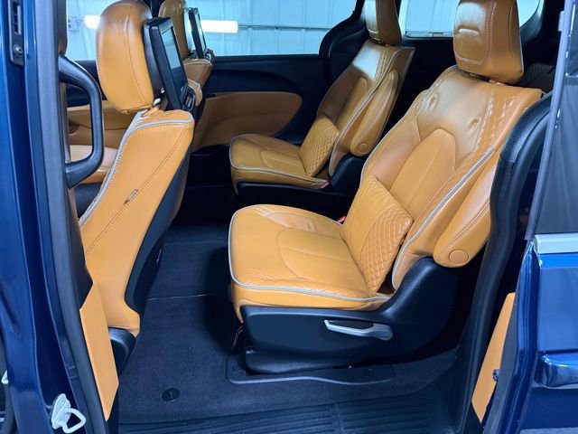 Used 2023 Chrysler Pacifica Pinnacle image 10