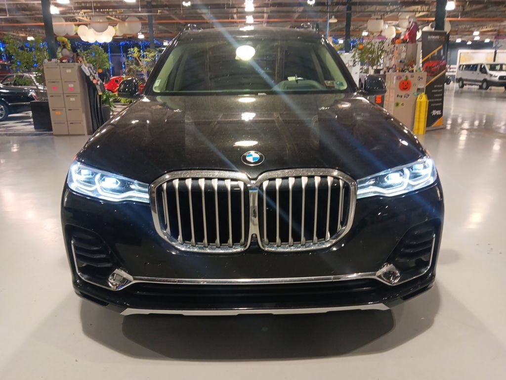Used 2021 BMW X7 xDrive40i w/ Premium Package AWD/4WD image 3