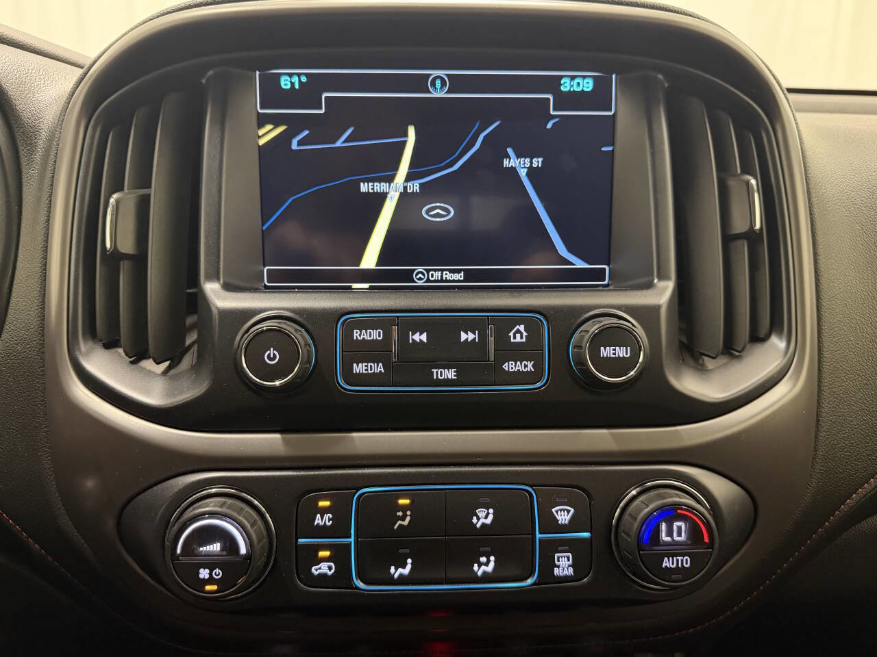 Used 2018 GMC Canyon All Terrain w/ Trailering Package image 14