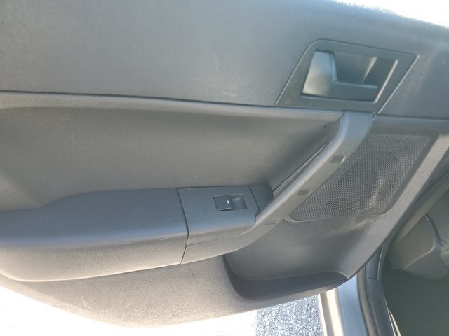 Used 2008 Ford Focus SES FWD image 16