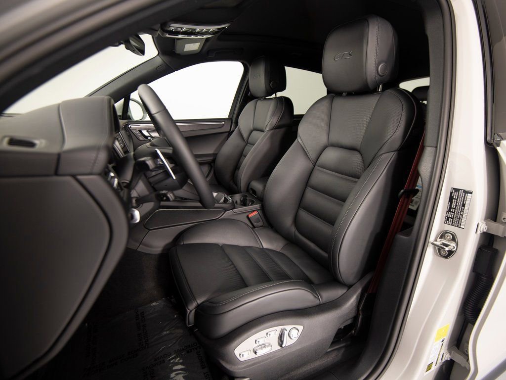 New 2026 Porsche Macan GTS image 33
