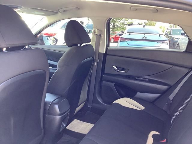 Used 2024 Hyundai Elantra Blue FWD image 21