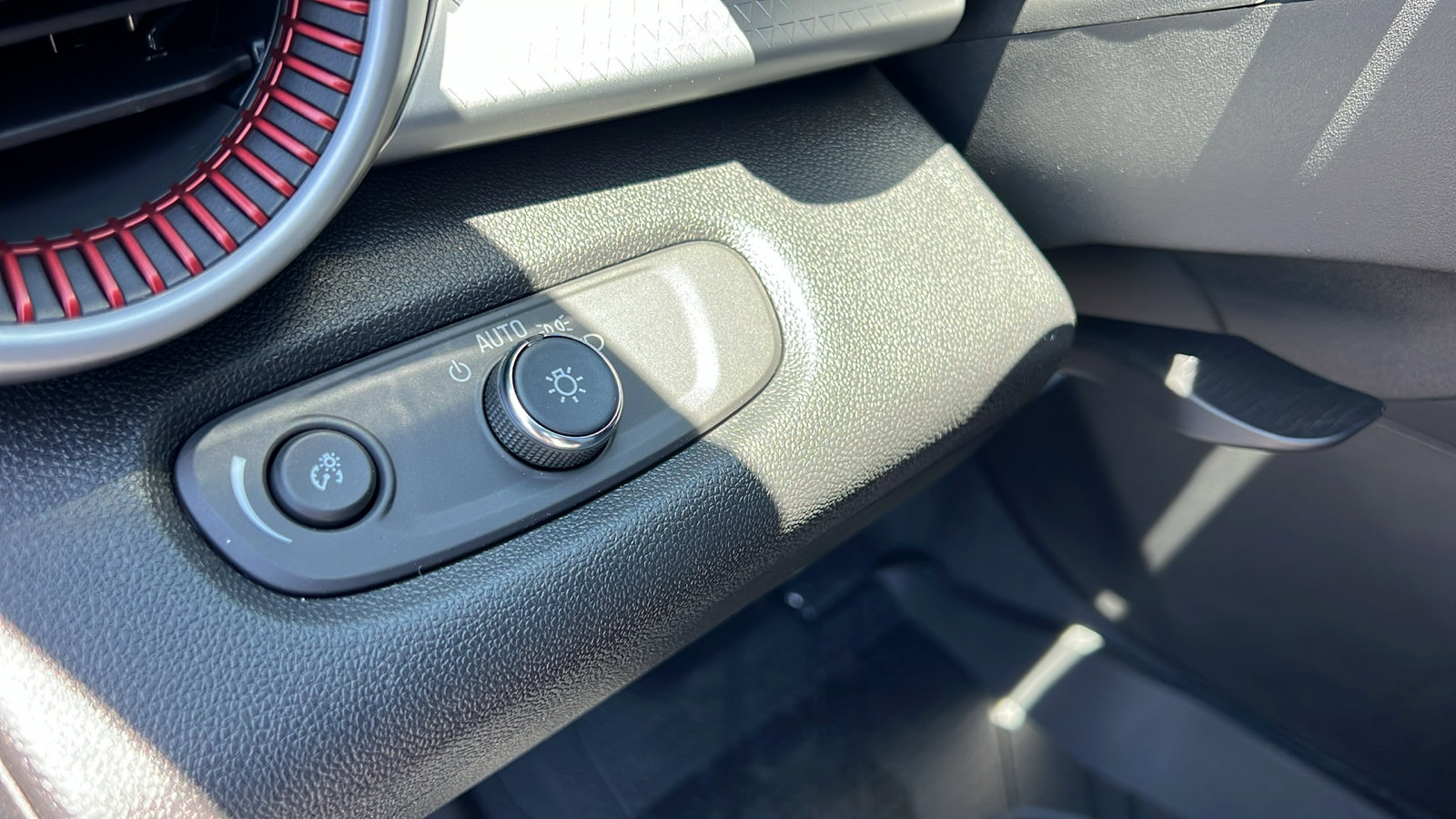 New 2025 Chevrolet Trax RS image 27