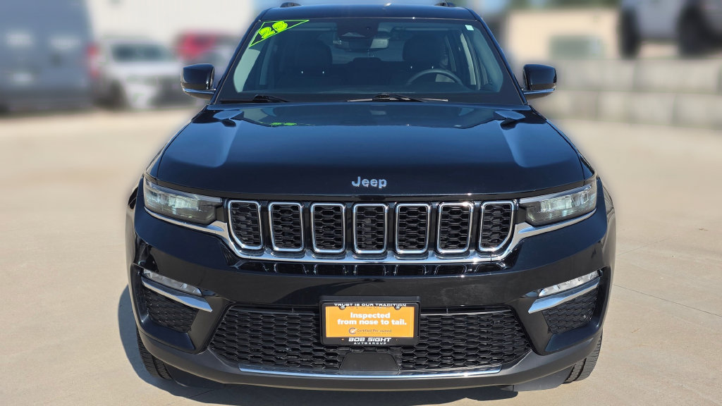 Used 2023 Jeep Grand Cherokee Limited AWD/4WD image 9