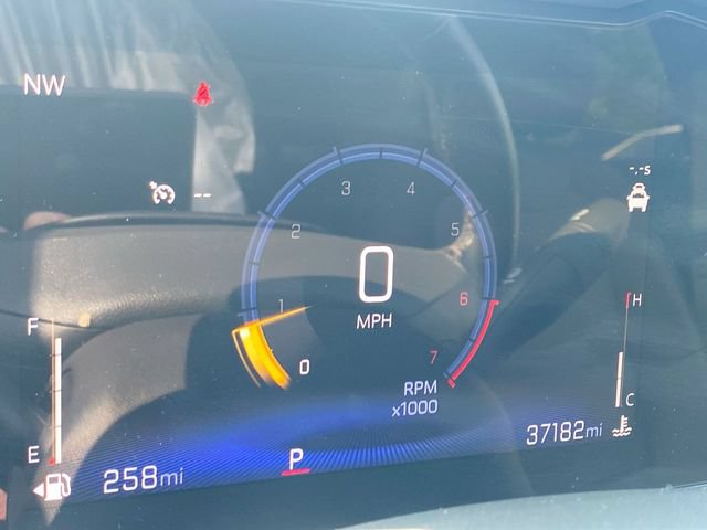 Used 2025 Chevrolet Trax LT w/ LT Convenience Package FWD image 11