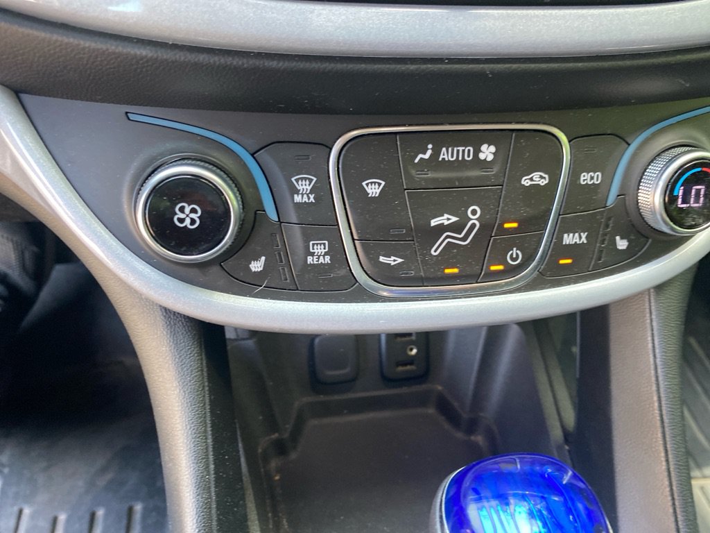 Used 2017 Chevrolet Volt LT w/ Comfort Package FWD image 15