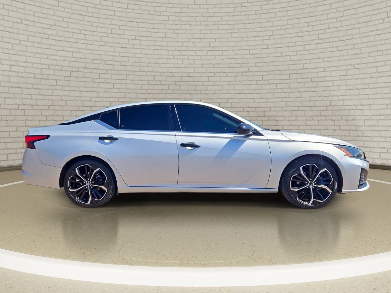 Certified 2023 Nissan Altima 2.5 SR FWD image 4