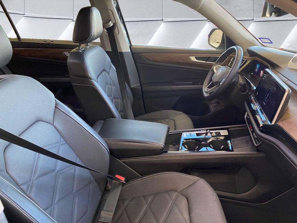 Used 2024 Volkswagen Atlas SE image 13