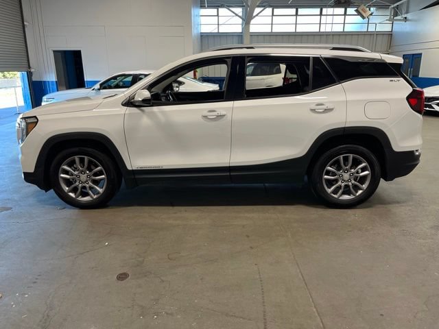 Used 2024 GMC Terrain SLT FWD image 6