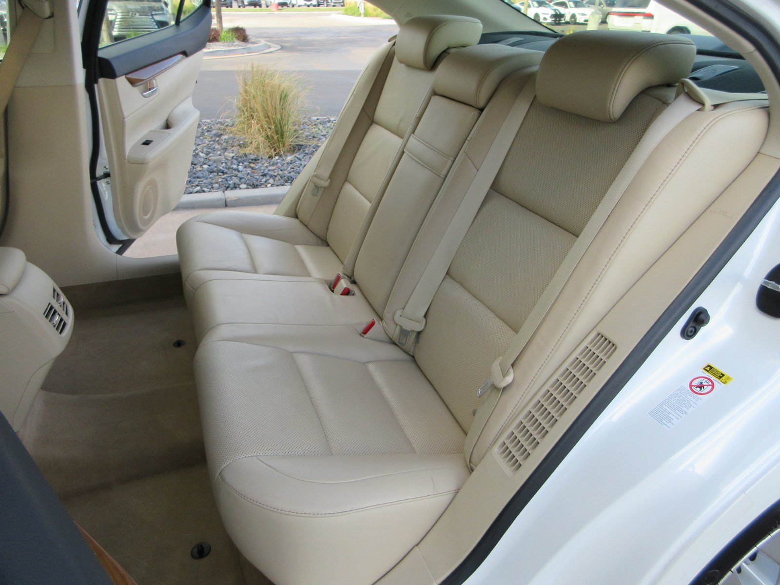 Used 2013 Lexus ES 300h w/ Luxury Pkg FWD image 22