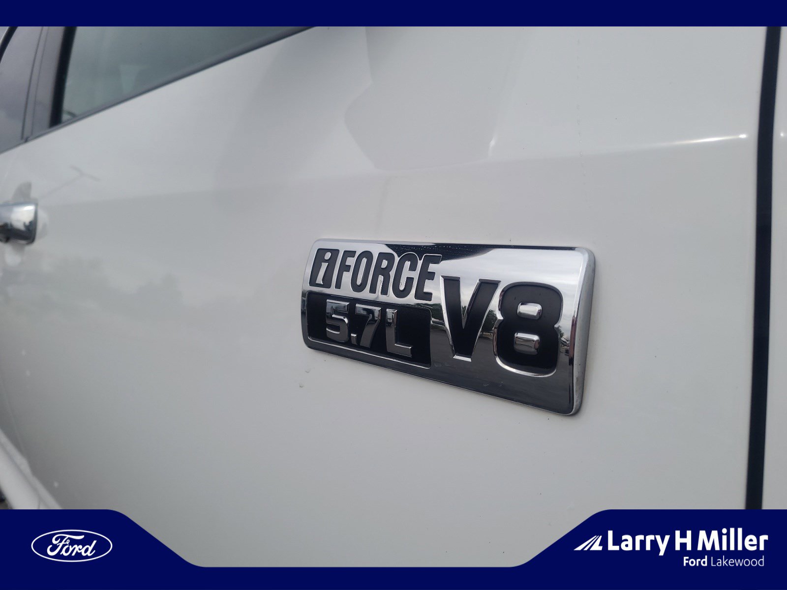 Used 2014 Toyota Tundra Limited w/ Limited Premium Package image 24