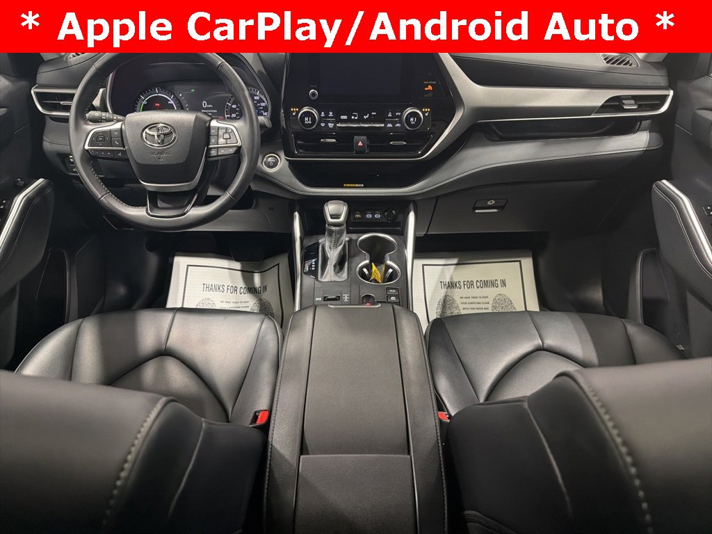 Used 2024 Toyota Highlander XLE image 2