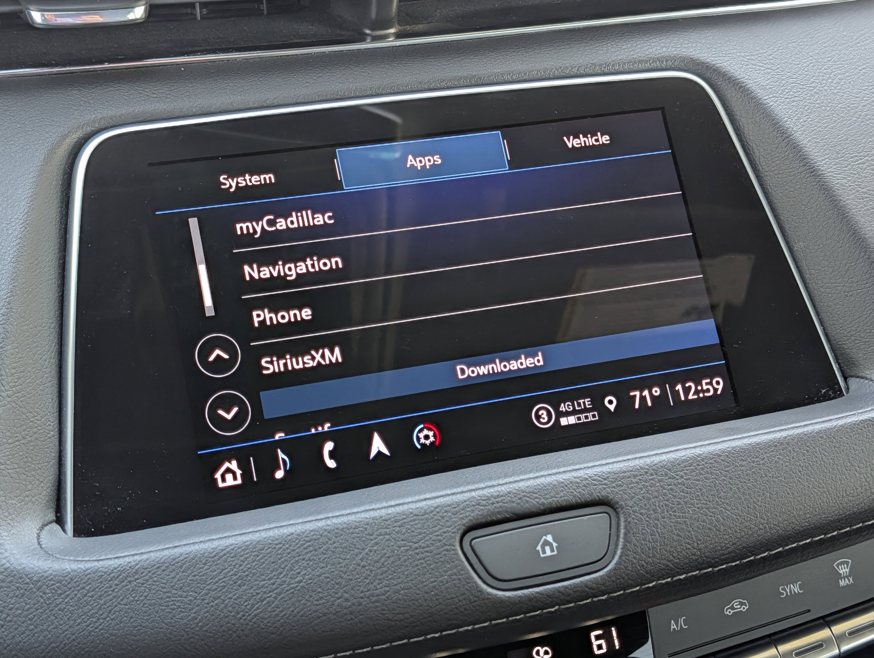 Used 2023 Cadillac XT4 Luxury w/ Cold Weather Package image 45