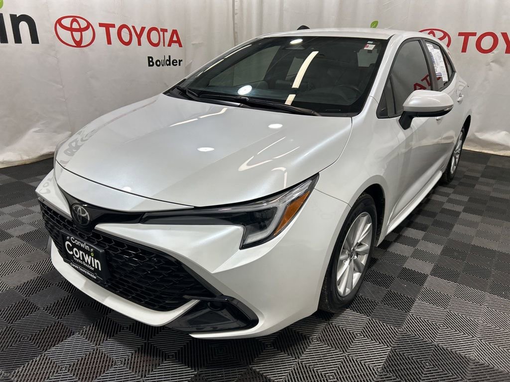 Used 2024 Toyota Corolla SE image 3