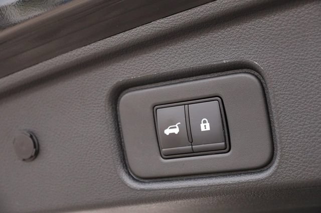 Certified 2025 Nissan Pathfinder SL AWD/4WD image 8