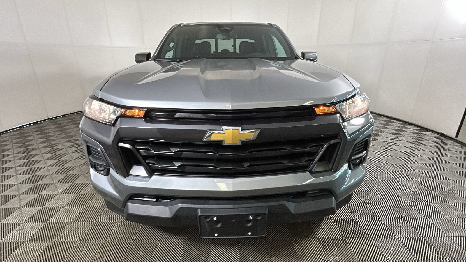 Used 2024 Chevrolet Colorado LT w/ LT Convenience Package AWD/4WD image 7