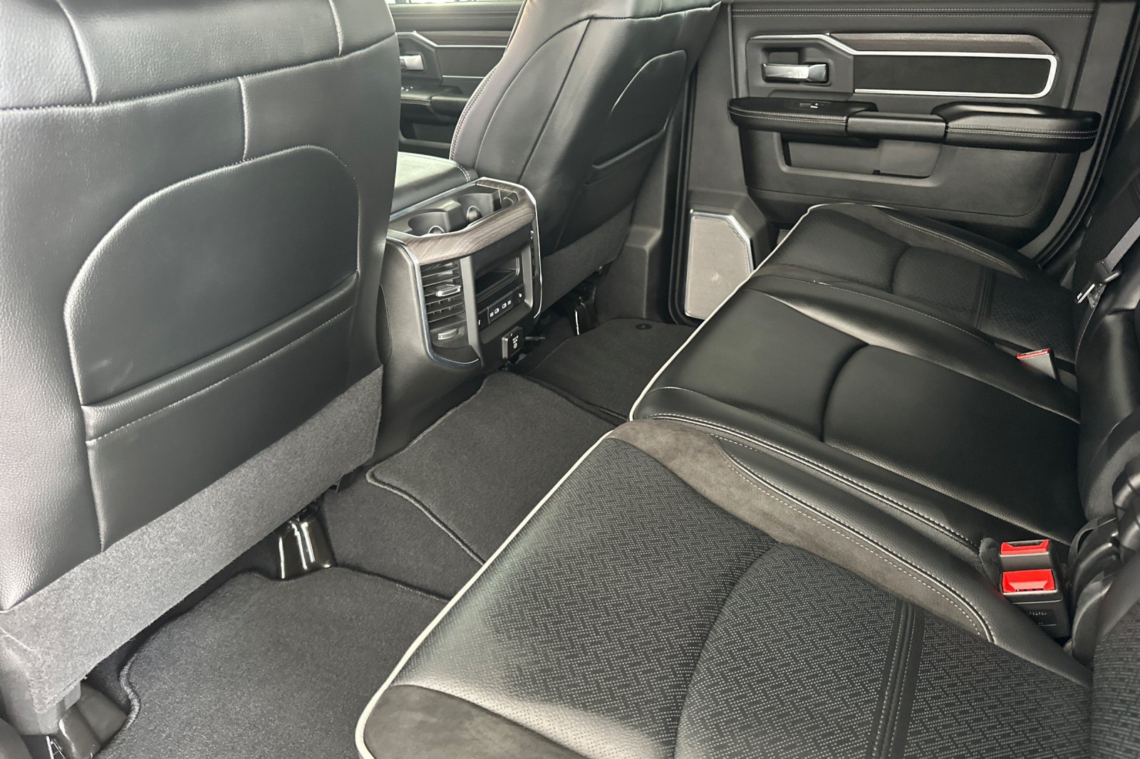 New 2026 RAM 3500 Laramie AWD/4WD image 12