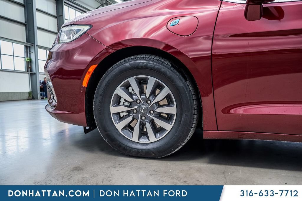 Used 2021 Chrysler Pacifica Touring-L FWD image 31
