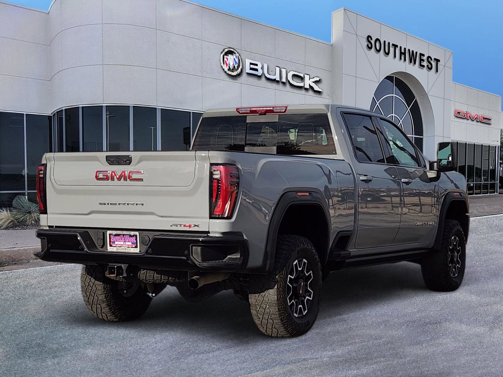 Certified 2024 GMC Sierra 2500 AT4X image 5
