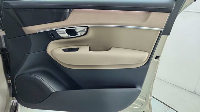 New 2026 Volvo XC90 T8 Plus w/ Protection Package AWD/4WD image 40