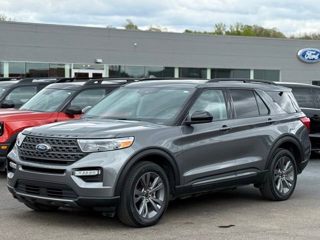 Used 2023 Ford Explorer XLT w/ Equipment Group 202A AWD/4WD image 36