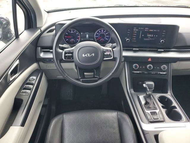 Used 2024 Kia Carnival LX image 15
