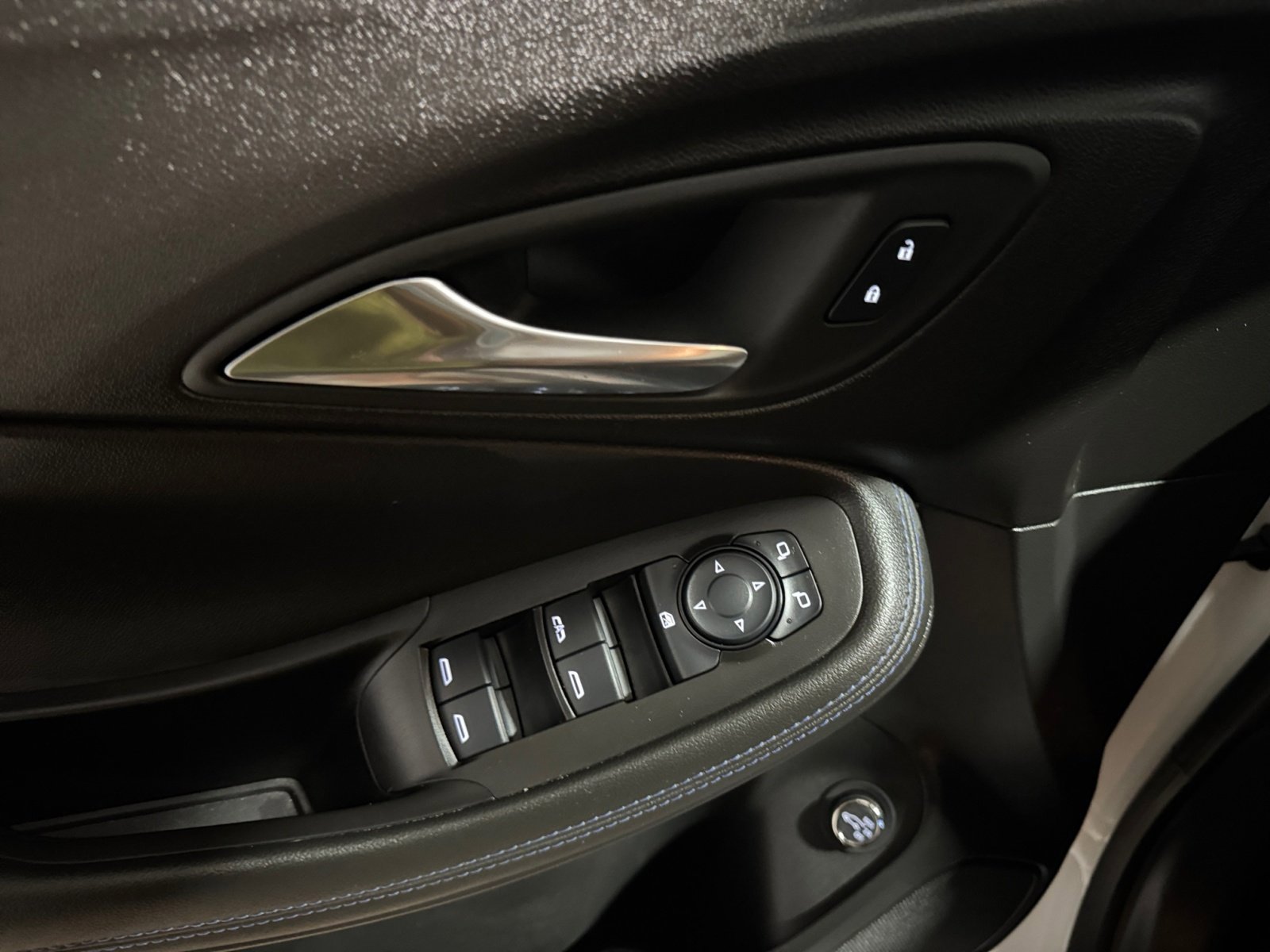 Used 2025 Buick Encore GX Sport Touring w/ Comfort Package image 43