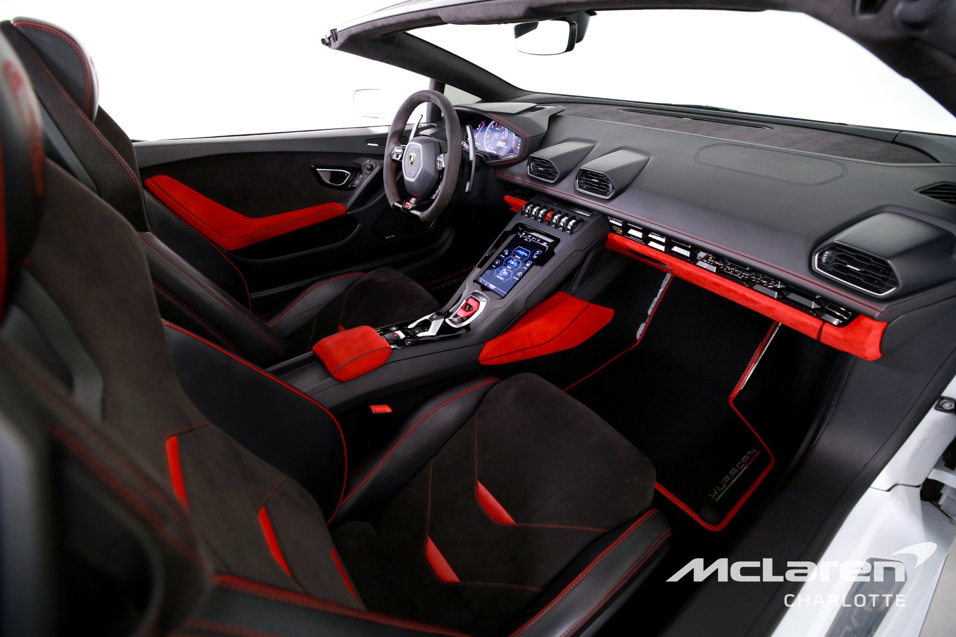 Used 2020 Lamborghini Huracan EVO image 21