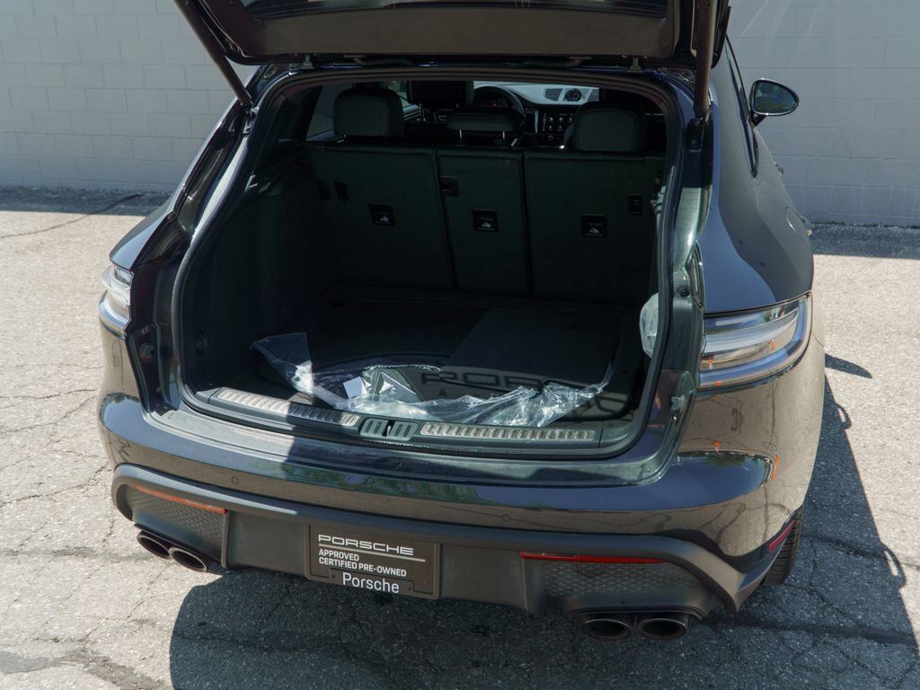 Certified 2026 Porsche Macan AWD/4WD image 14