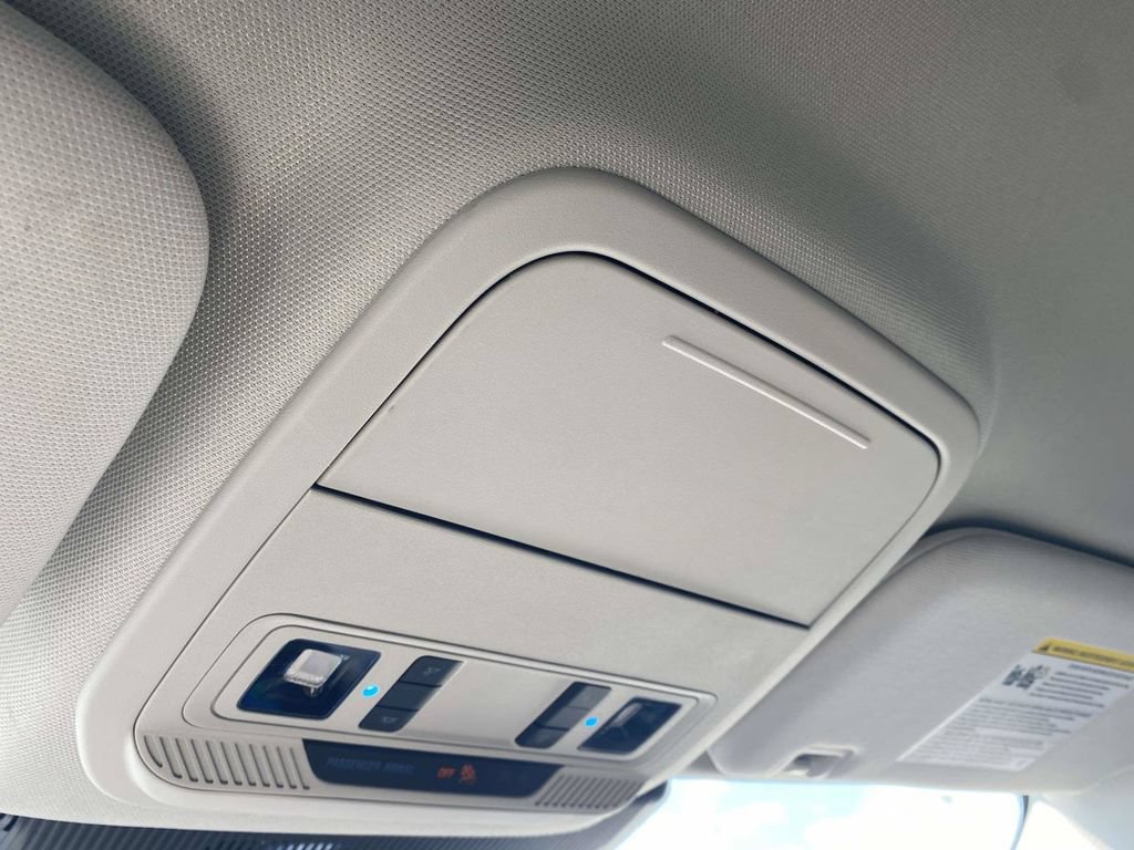 Used 2025 Ford Explorer Active RWD image 29