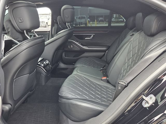 Used 2025 Mercedes-Benz S 580 4MATIC Sedan image 12