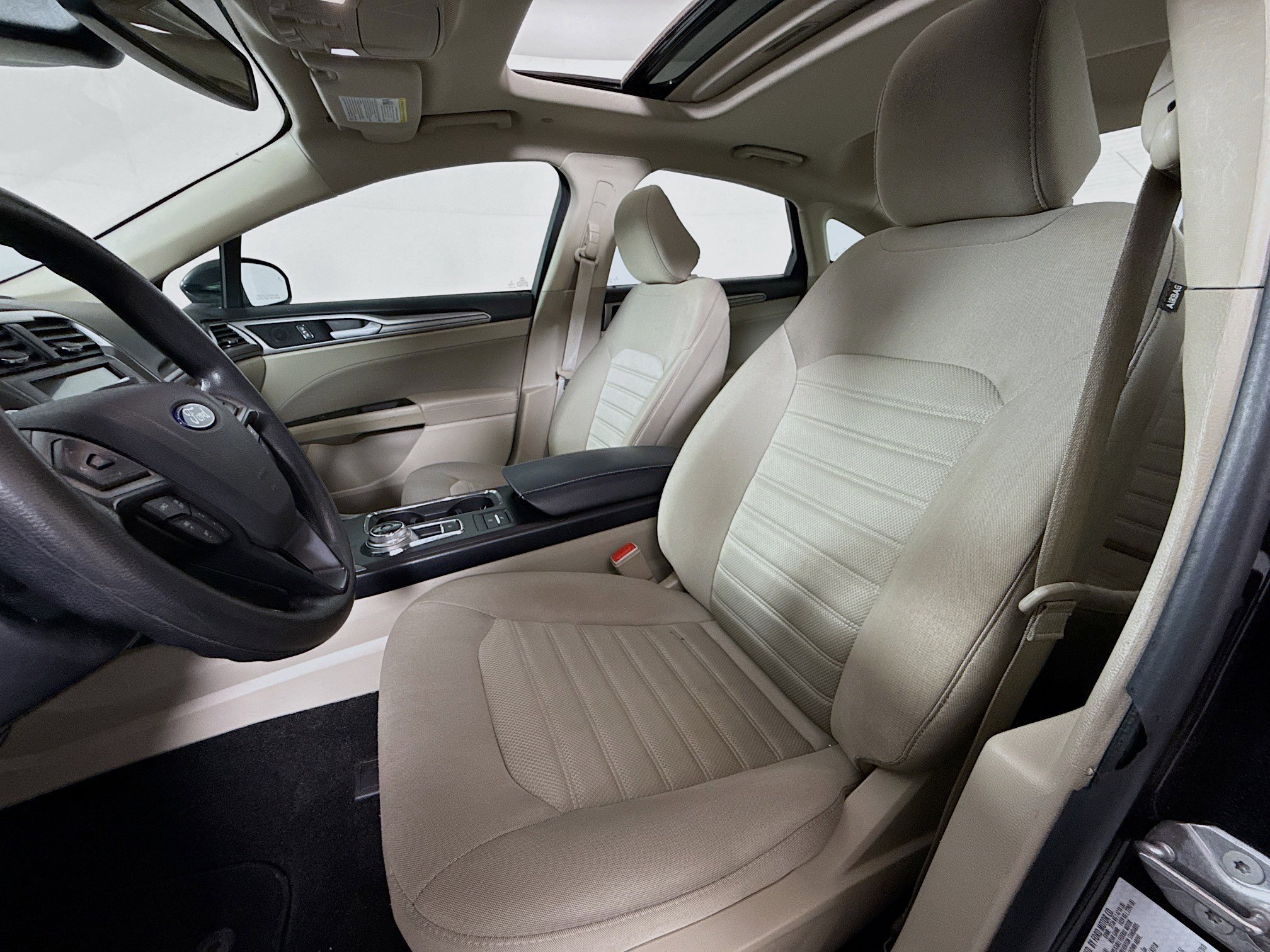 Used 2020 Ford Fusion SE image 11