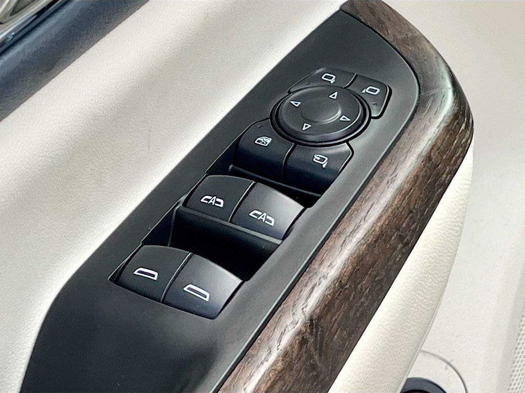 Used 2023 GMC Acadia Denali w/ Denali Ultimate Package image 18