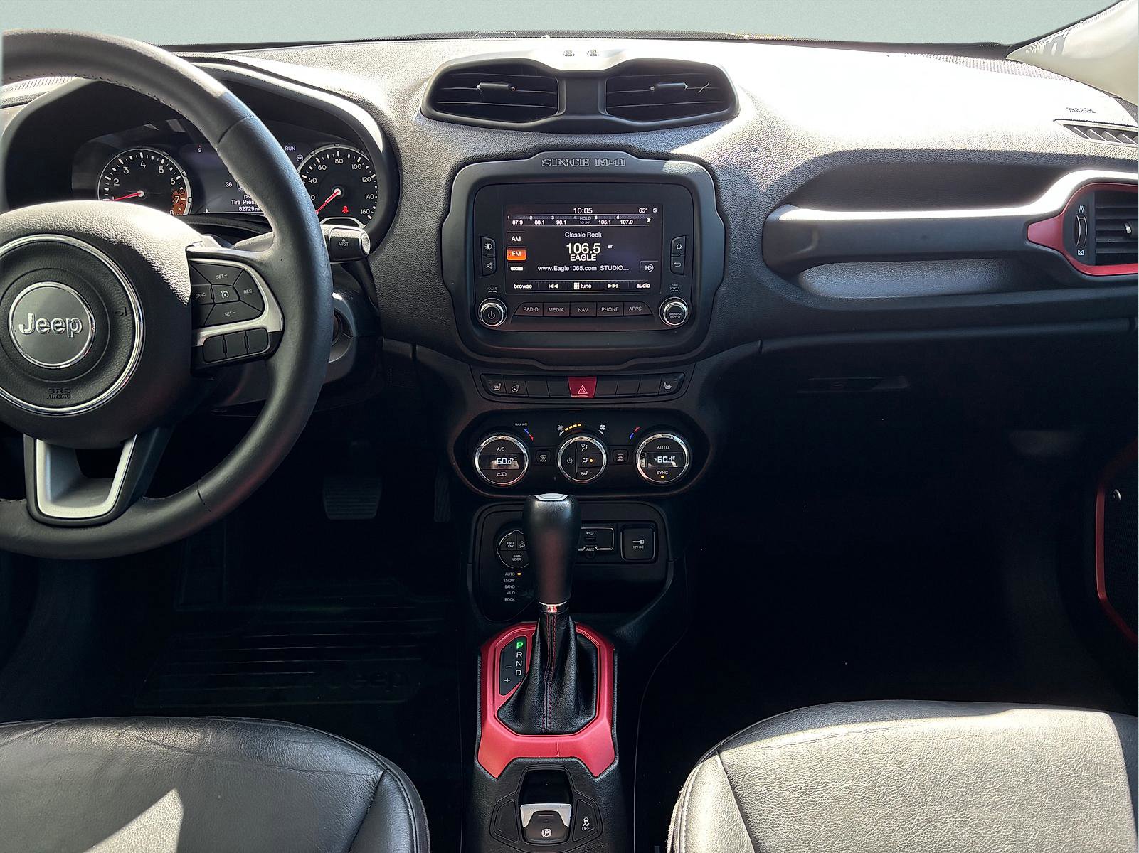 Used 2016 Jeep Renegade Trailhawk AWD/4WD image 32