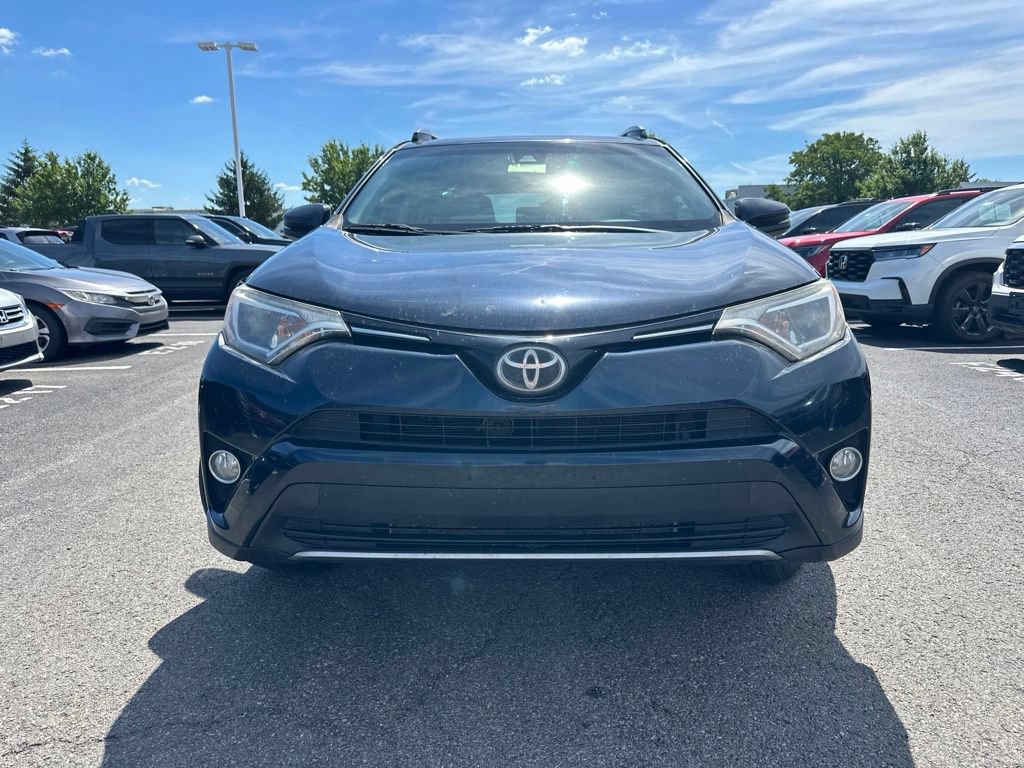 Used 2017 Toyota RAV4 XLE AWD/4WD image 2