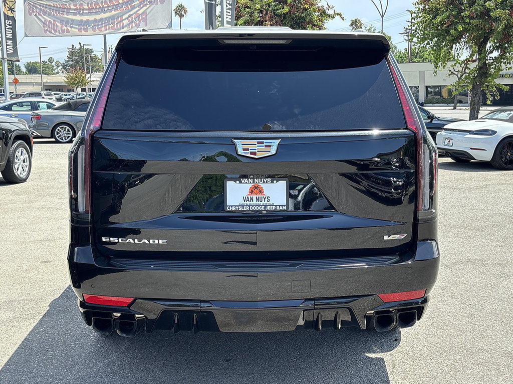 Used 2023 Cadillac Escalade ESV V w/ Heavy-Duty Trailer Package AWD/4WD image 5