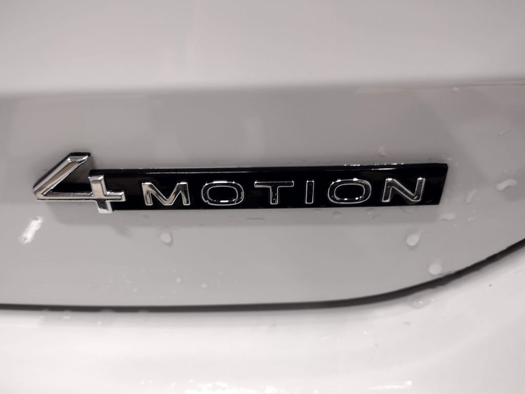 Used 2025 Volkswagen Taos SE image 14