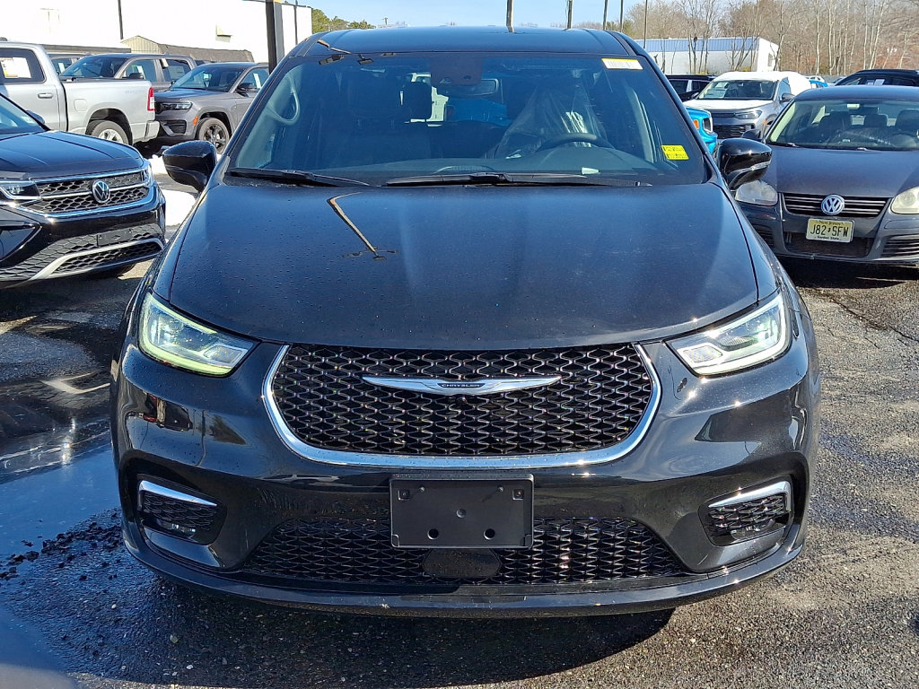 New 2026 Chrysler Pacifica Select image 2