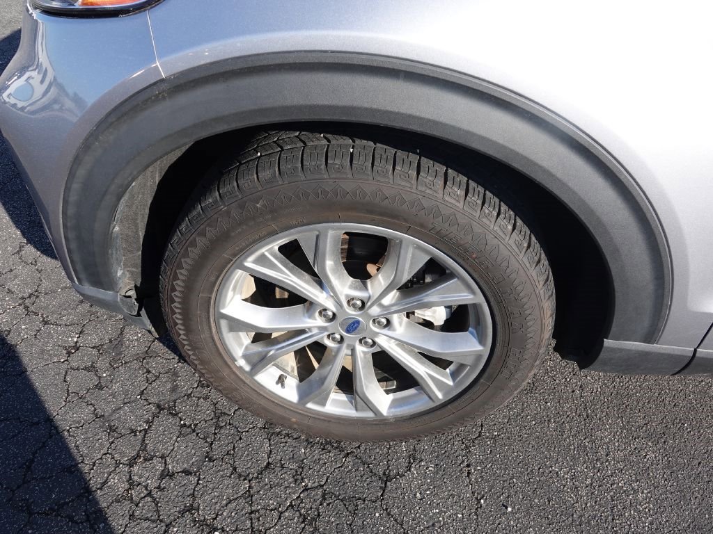 Used 2022 Ford Explorer Limited w/ Equipment Group 301A image 11