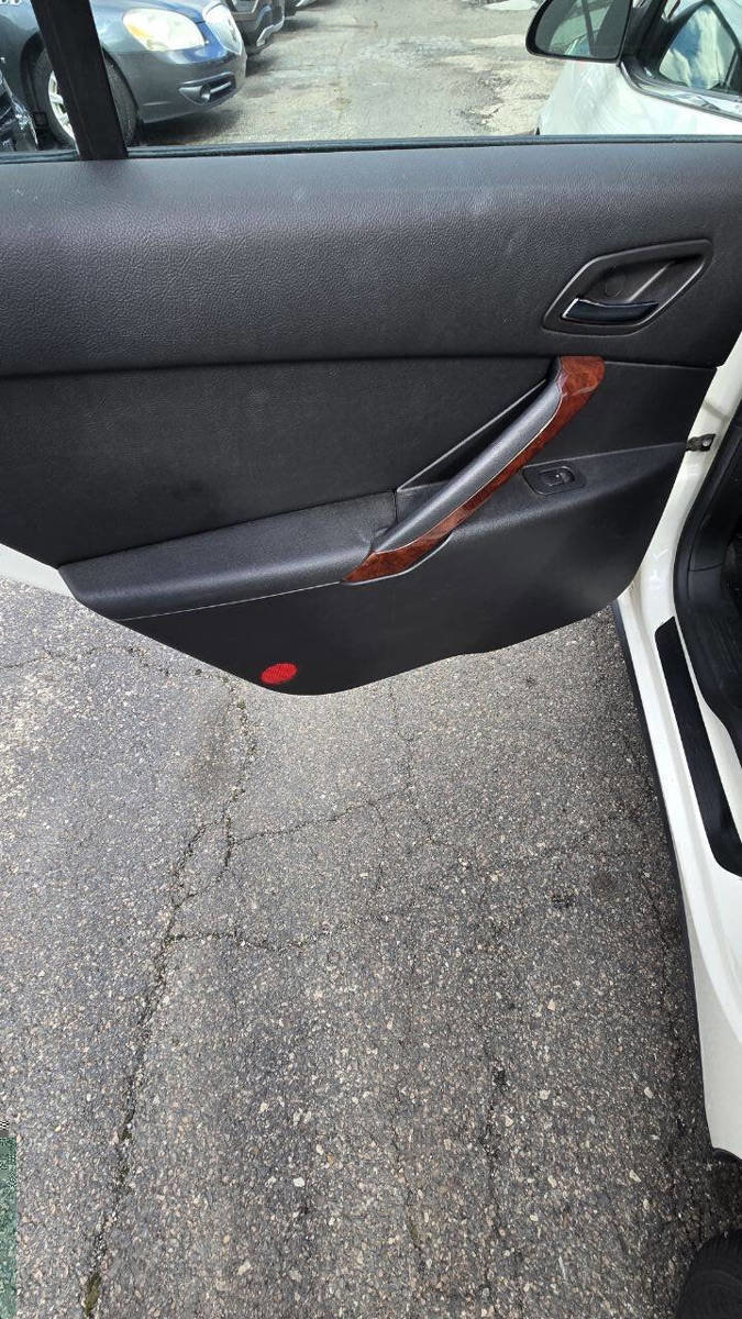 Used 2007 Pontiac G6 Base 4dr Sedan w/ Sport Package image 10