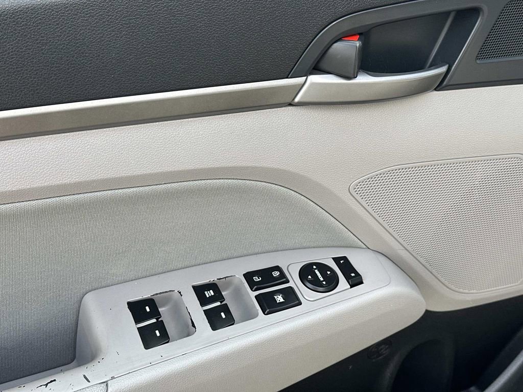 Used 2018 Hyundai Elantra SEL FWD image 16