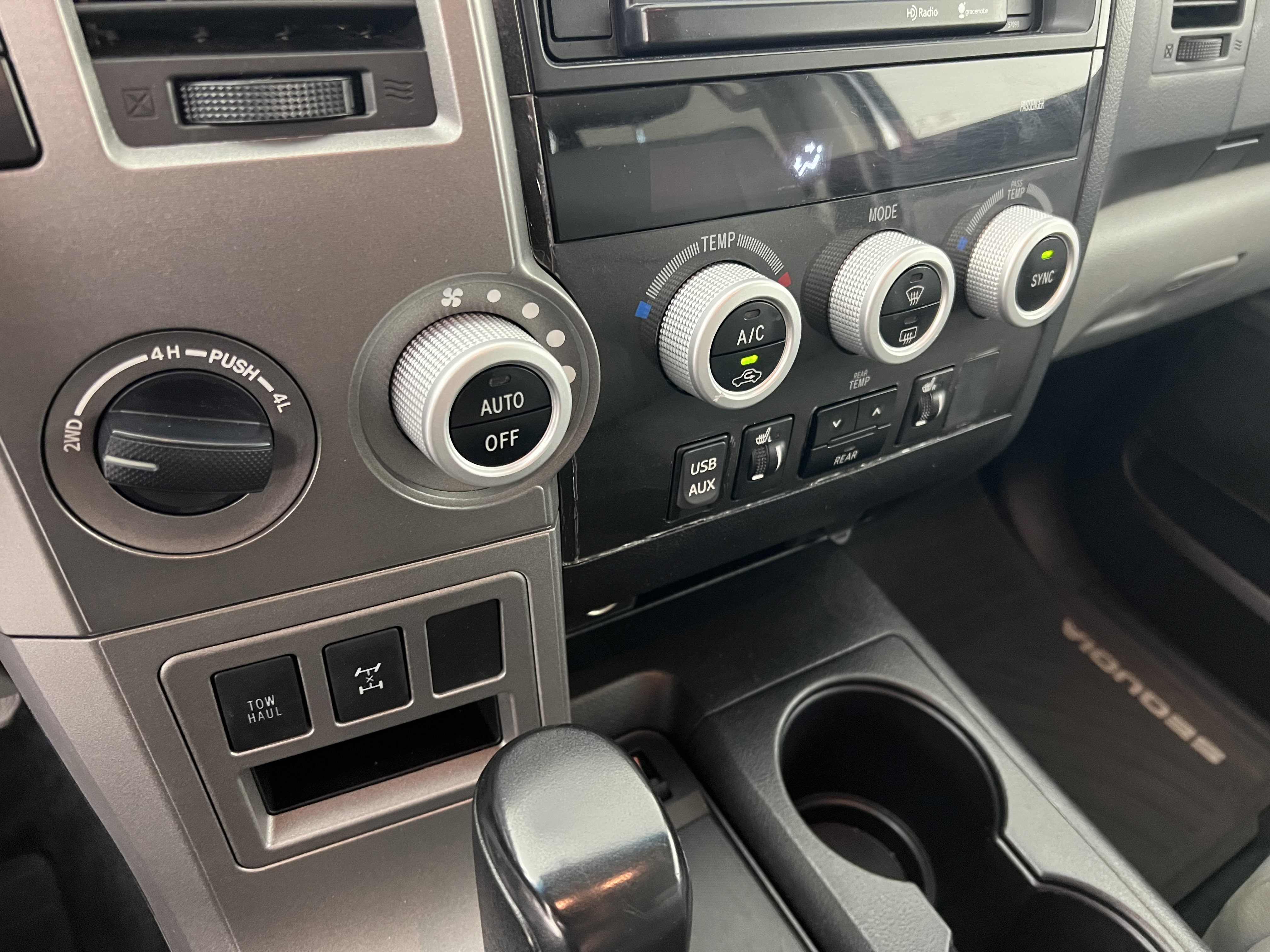 Used 2014 Toyota Sequoia SR5 w/ Premium Package AWD/4WD image 33