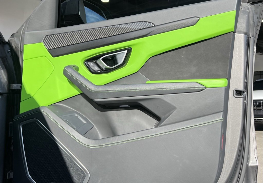 Used 2021 Lamborghini Urus image 21