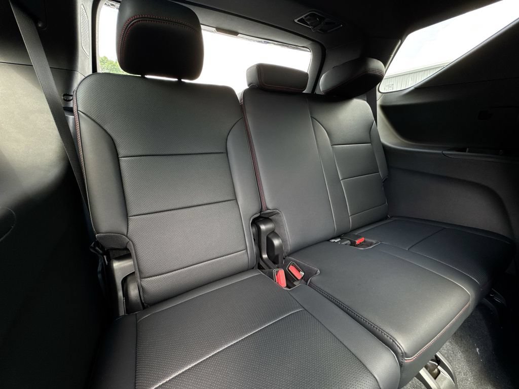 New 2026 Chevrolet Traverse RS FWD image 30
