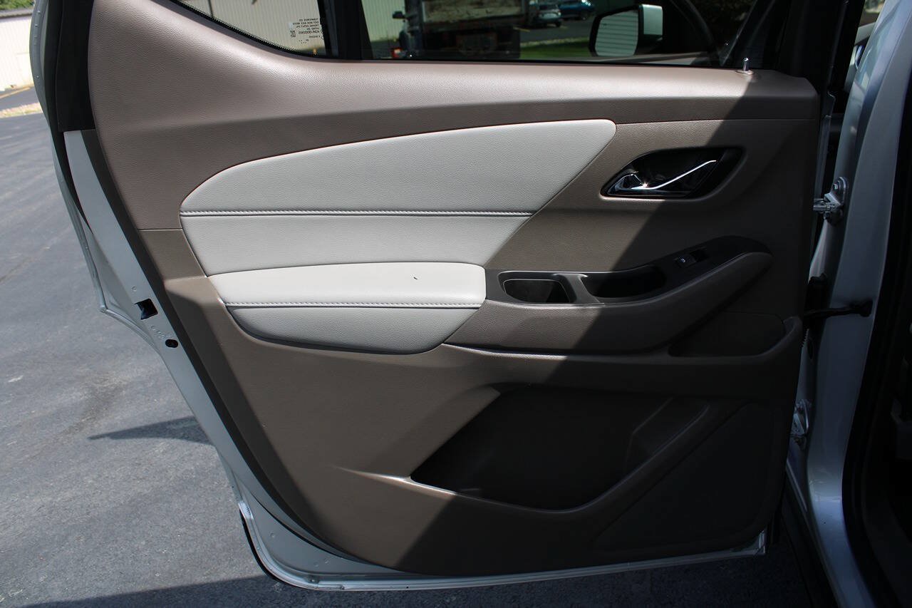 Used 2021 Chevrolet Traverse LT AWD/4WD image 29